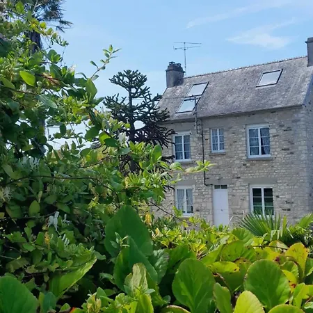 Maison Charmante A Avec Jardin Holiday home Lieusaint (Seine-et-Marne)