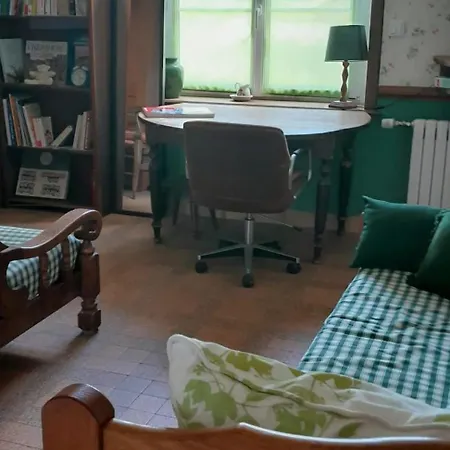Maison Charmante A Avec Jardin Holiday home Lieusaint (Seine-et-Marne)
